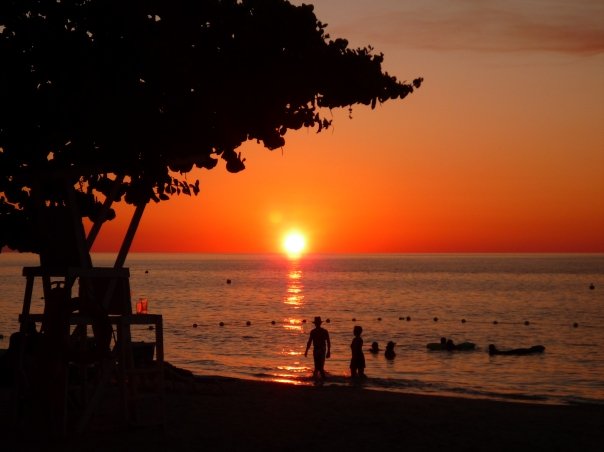 Name:  negril sunset.jpg
Views: 2017
Size:  33.0 KB