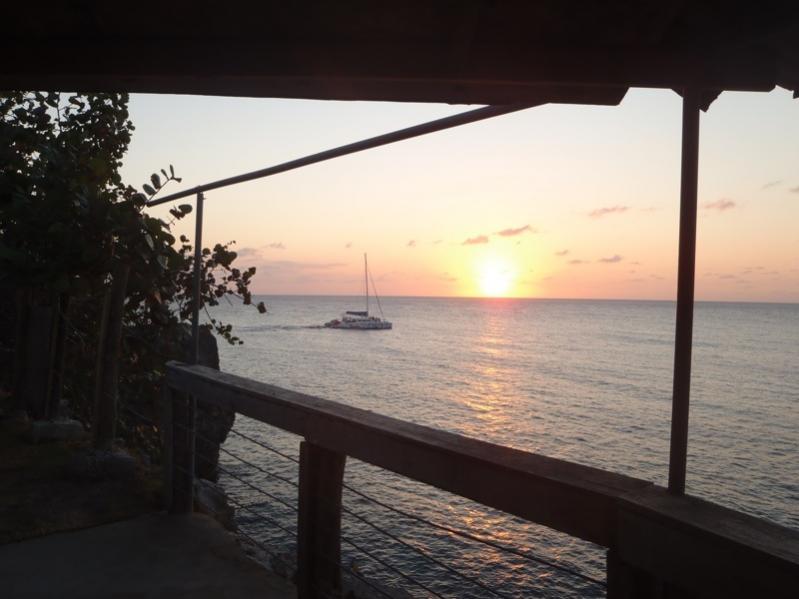 Click image for larger version. 

Name:	fire water sunset boat.jpg 
Views:	1017 
Size:	47.6 KB 
ID:	1149