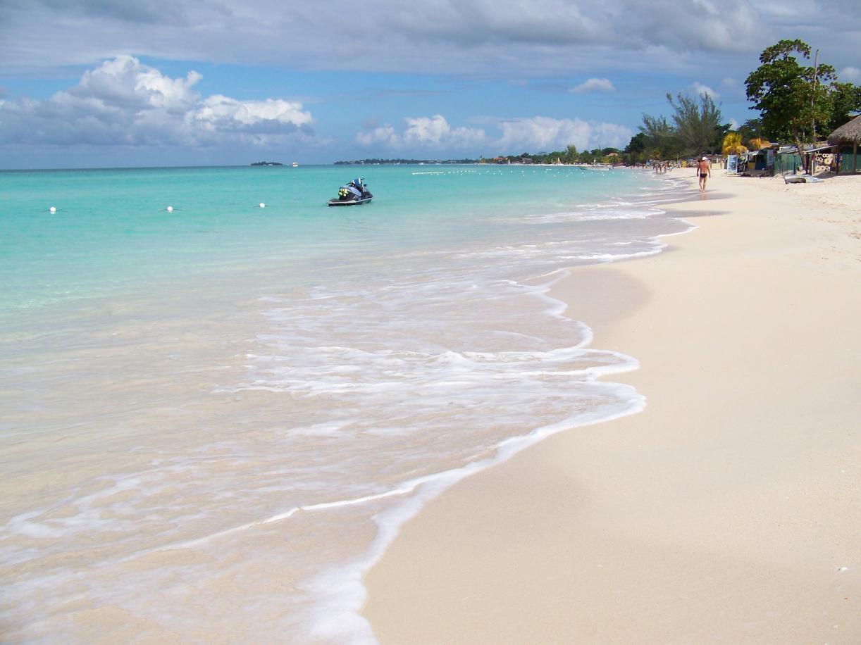 Name:  Negril 2011 Merrils BCC 142.jpg
Views: 319
Size:  90.6 KB