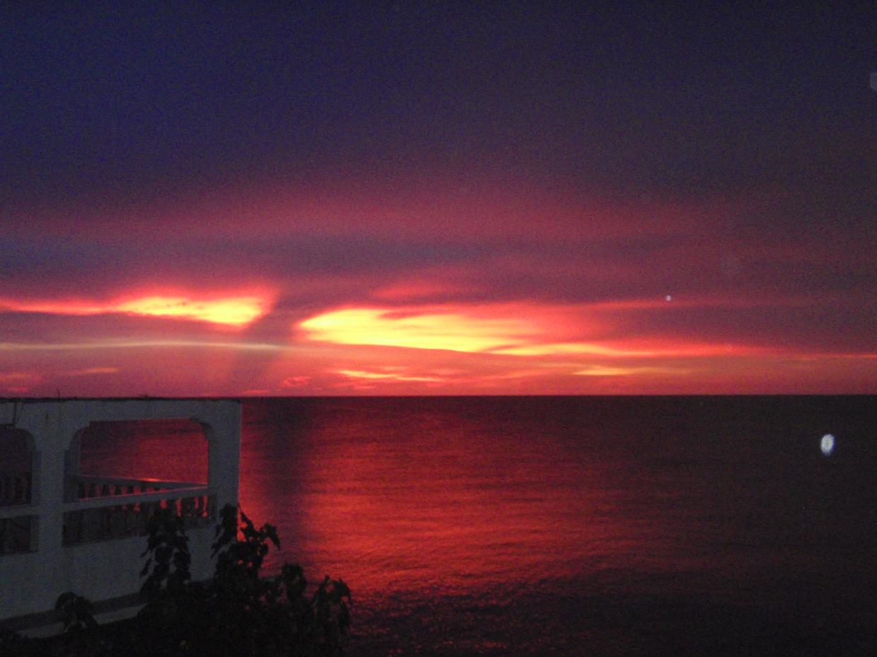 Name:  Sunset Tonight 001.jpg
Views: 276
Size:  101.8 KB