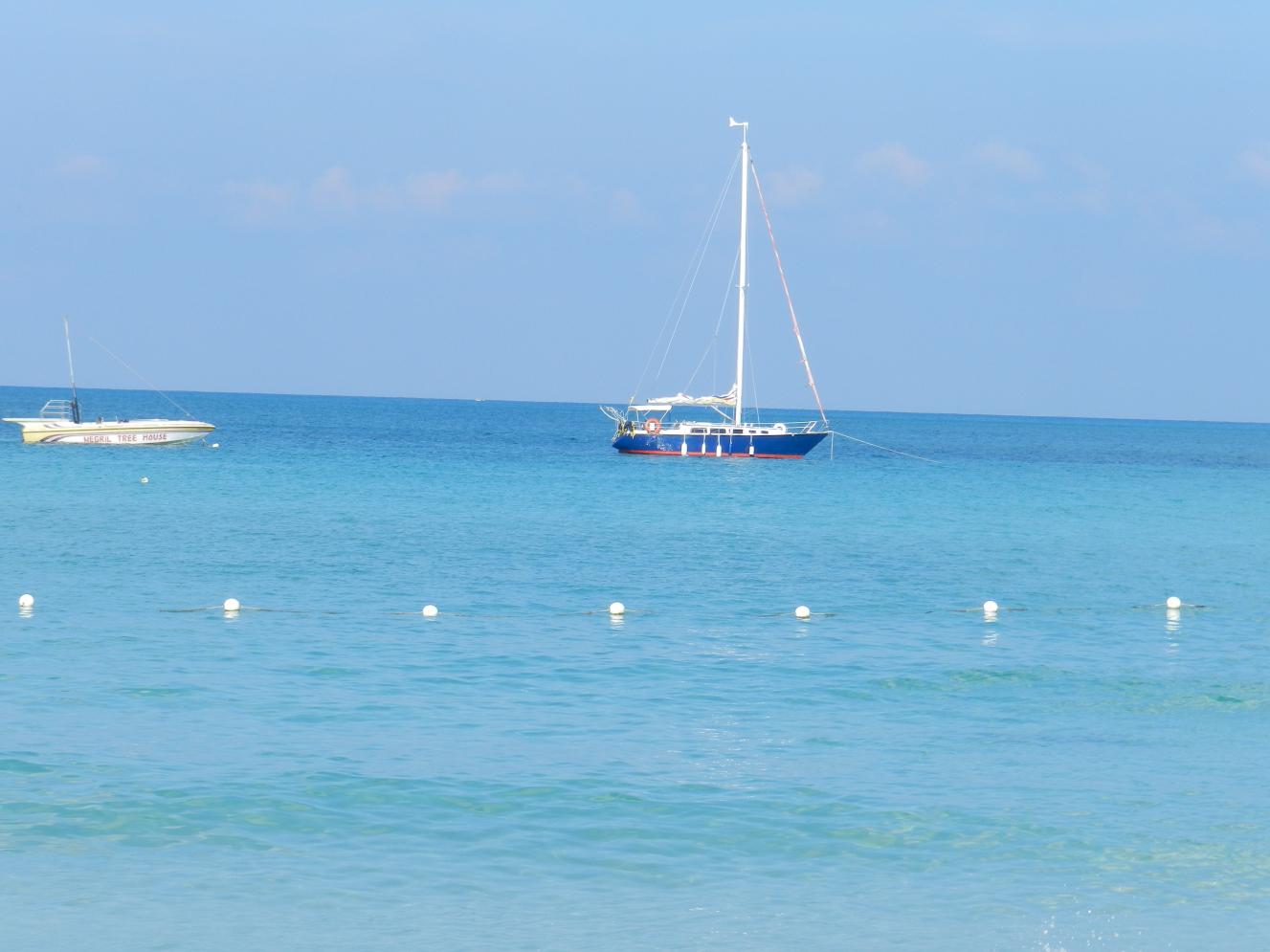 Name:  sail-sea Country Country beach, Jamaica 2012 009 (4).jpg
Views: 534
Size:  91.0 KB