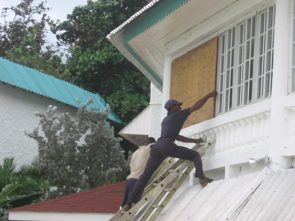 Name:  Hurricane batten down pics  & resort pics 013.jpg
Views: 745
Size:  89.4 KB