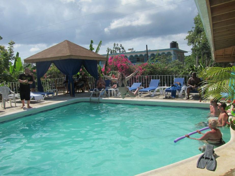 Name:  558666_10151582889265068_890965067_23872174_408418076_n.jpg
Views: 1031
Size:  94.8 KB