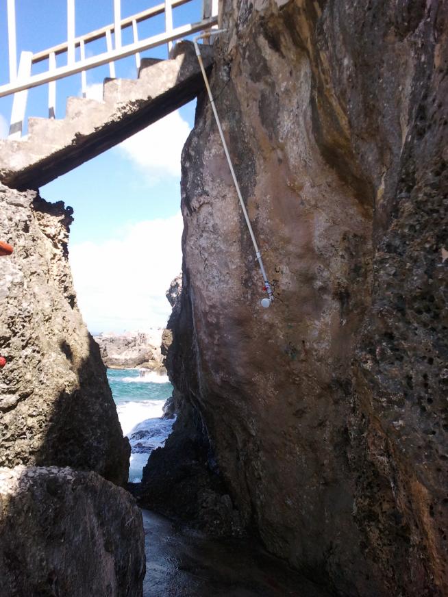 Name:  negril.HSH.shower.jpg
Views: 611
Size:  95.6 KB
