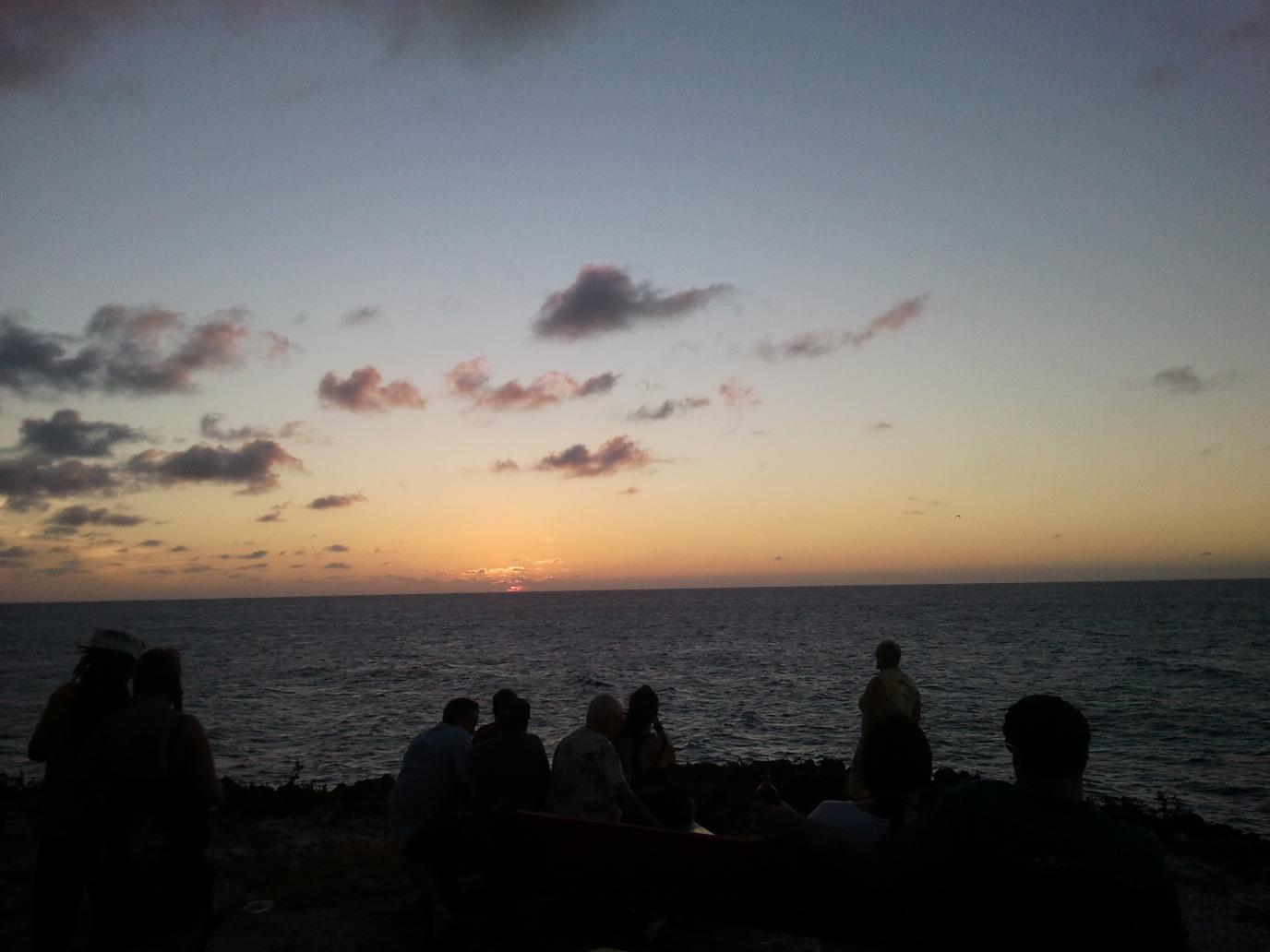 Name:  negril.dives2.jpg
Views: 652
Size:  91.3 KB