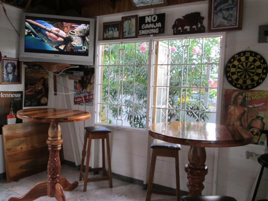 Name:  Negril Dec 2012 097.jpg
Views: 524
Size:  92.4 KB