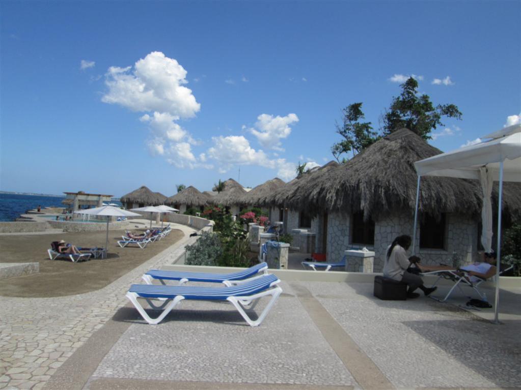 Name:  2013 Feb Negril 070.jpg
Views: 652
Size:  82.5 KB