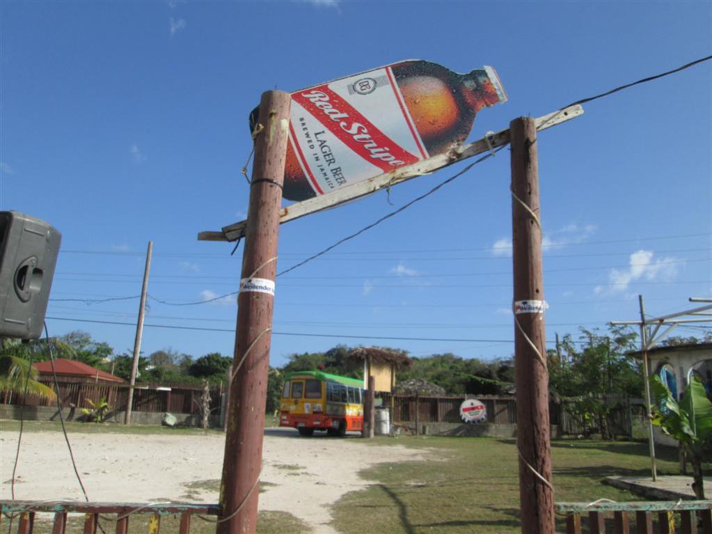 Name:  2013 Feb Negril 091.jpg
Views: 523
Size:  82.9 KB