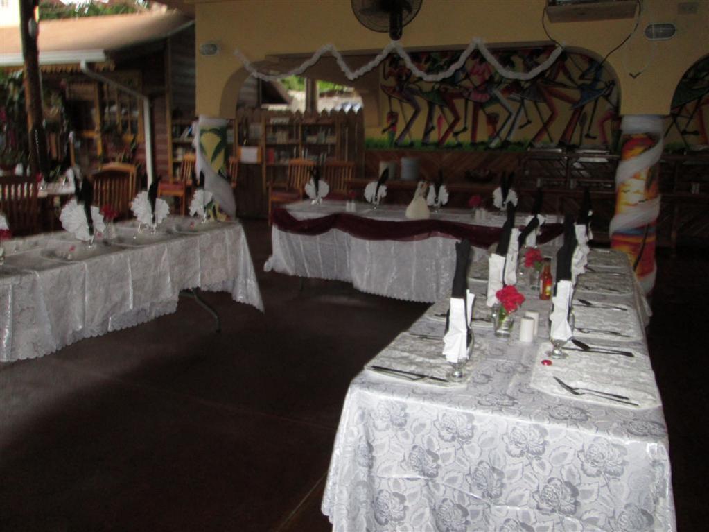 Name:  2013 Feb Negril 148.jpg
Views: 492
Size:  87.0 KB
