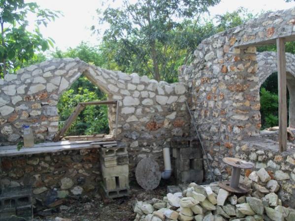Name:  Jamaica 2010 - Fuzzy's House - Deep into Red Ground - 107_7303.jpg
Views: 397
Size:  59.3 KB
