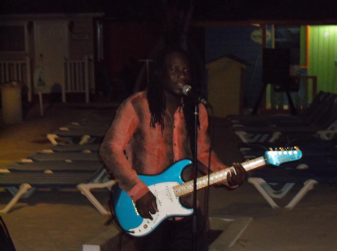 Name:  singer.jpg
Views: 727
Size:  66.2 KB