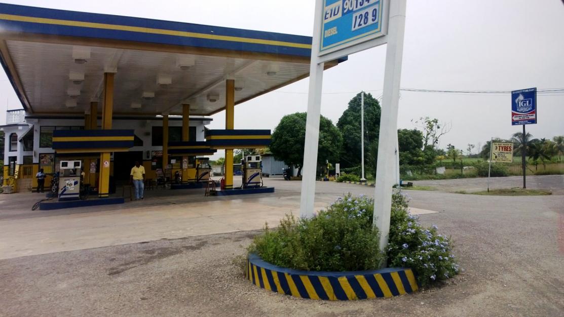 Name:  negril 13 gas station.jpg
Views: 3258
Size:  97.7 KB