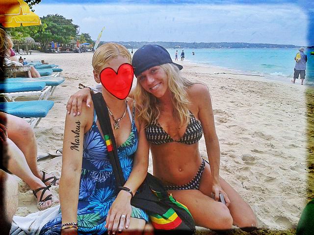 Name:  Beach me & Daisy.jpg
Views: 711
Size:  85.3 KB