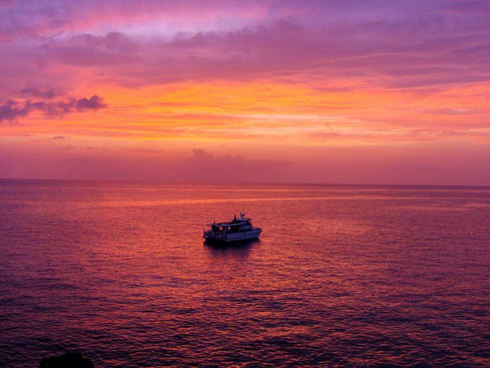 Name:  Picocat in the middle of the sea sunset.jpg
Views: 188
Size:  90.2 KB