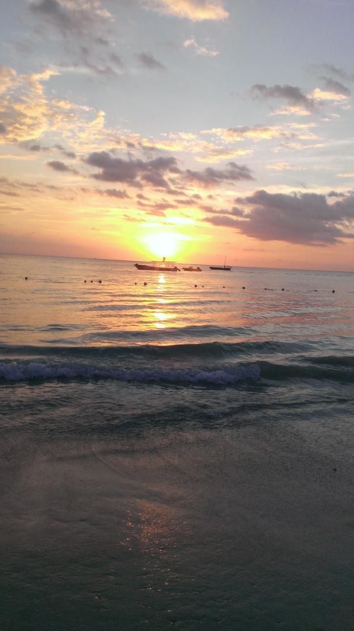 Name:  Thurs Sunset 3.jpg
Views: 377
Size:  94.5 KB