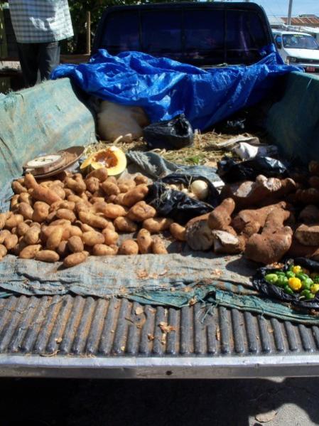 Name:  Jamaica 2011 - May 28 - Sav Market - 107_9197.jpg
Views: 301
Size:  54.7 KB