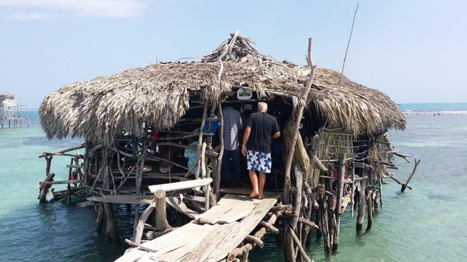 Name:  Pelican Bar.jpg
Views: 661
Size:  90.0 KB