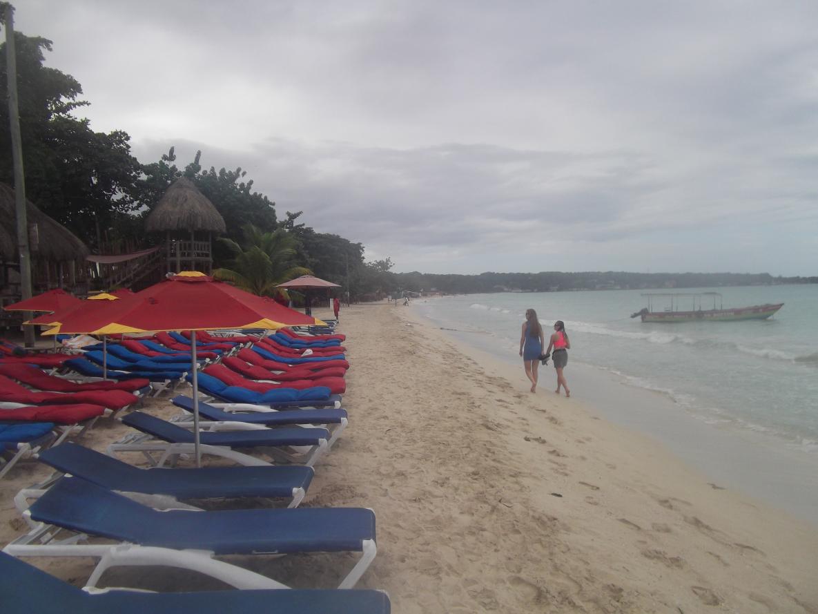 Name:  spanksgiving 2014 in negril 1183.jpg
Views: 453
Size:  86.3 KB