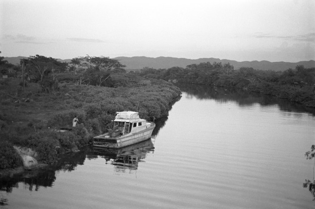 Name:  Boat in Negril River.jpg
Views: 1355
Size:  57.3 KB