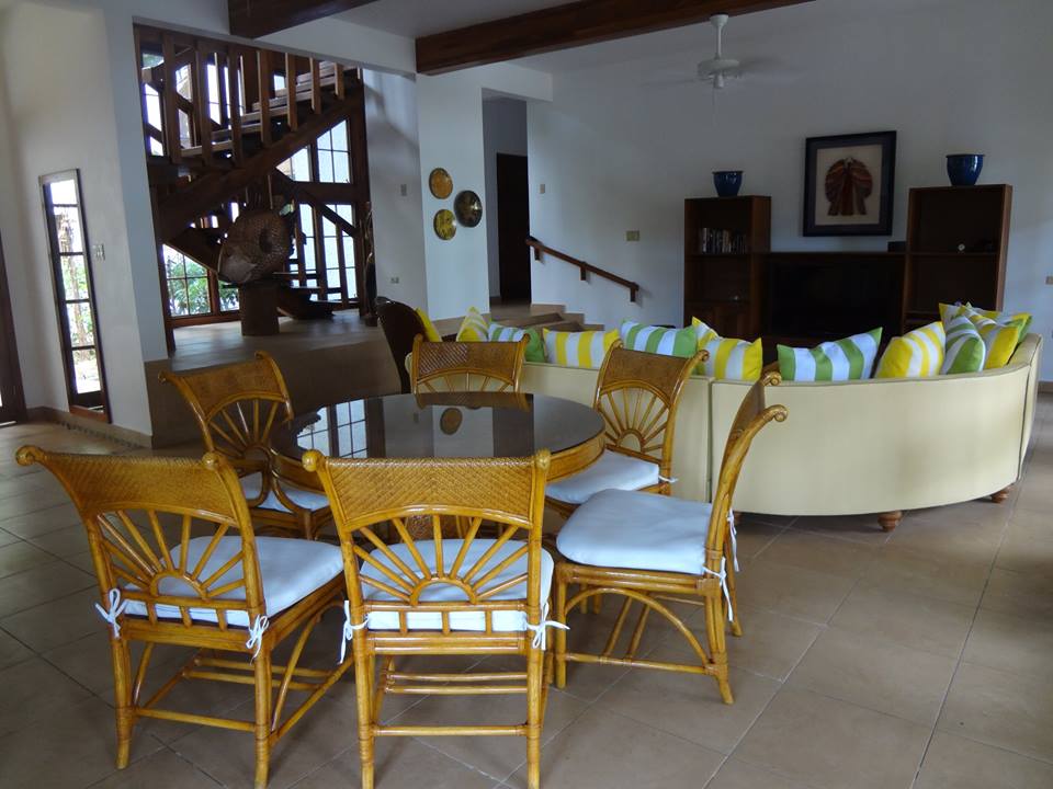 Name:  Cotton livingroom.jpg
Views: 600
Size:  80.6 KB