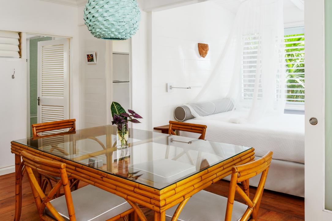 Name:  20160201_Beach_Whitehouse_Up_dining.jpg
Views: 603
Size:  92.4 KB