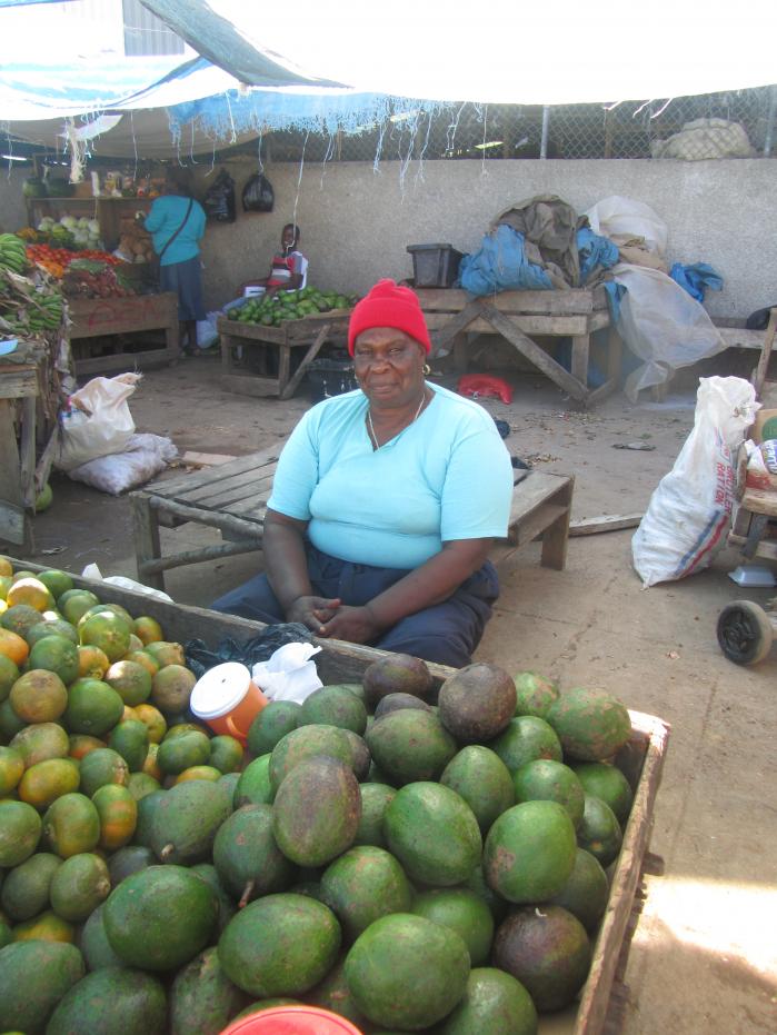 Name:  Jamaica 11-18-13 - Sav Market - 6454.jpg
Views: 863
Size:  93.9 KB