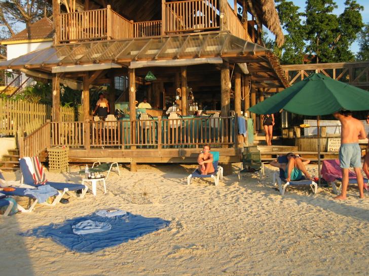 Name:  Pheebo in front of Sea Spalsh bar.jpg
Views: 289
Size:  101.0 KB
