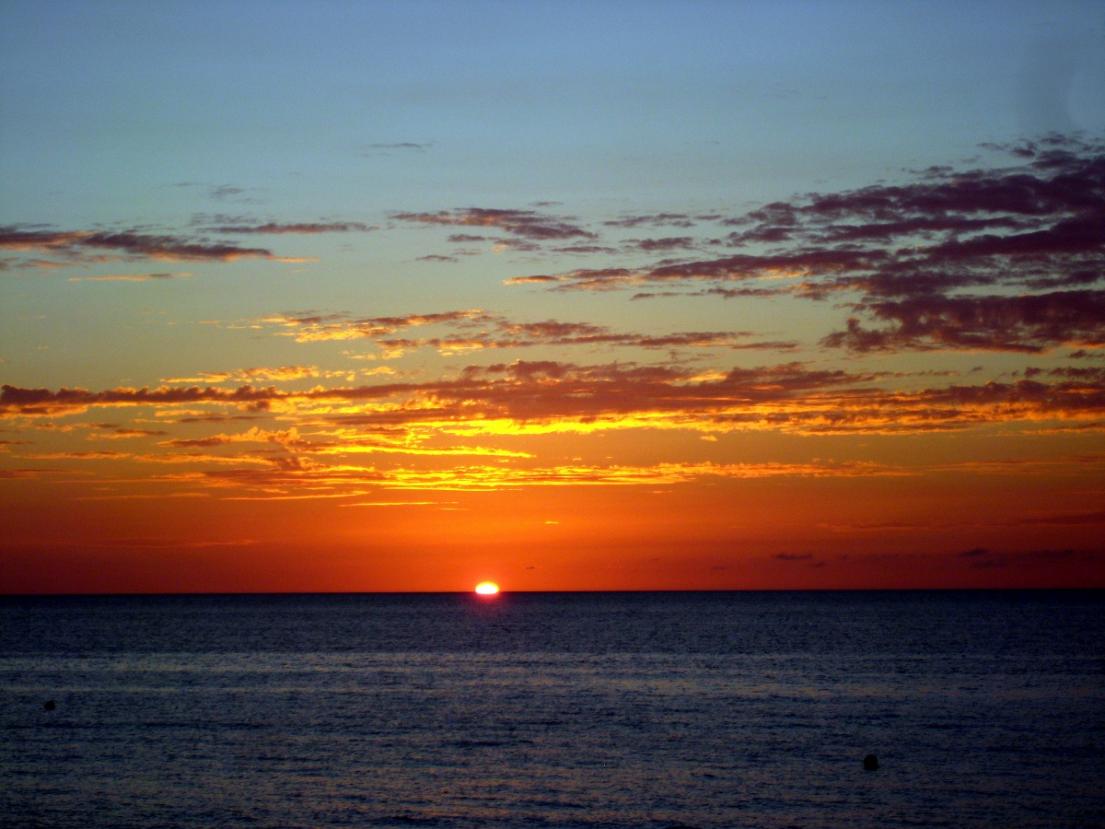Name:  Sunset Negril.jpg
Views: 256
Size:  90.9 KB