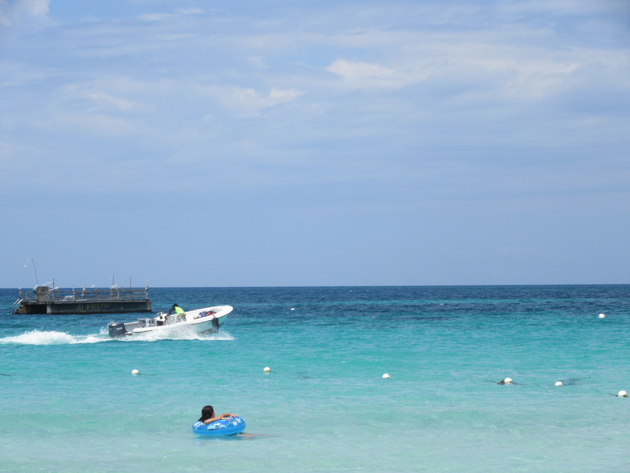 Name:  white boat.JPG
Views: 564
Size:  563.5 KB