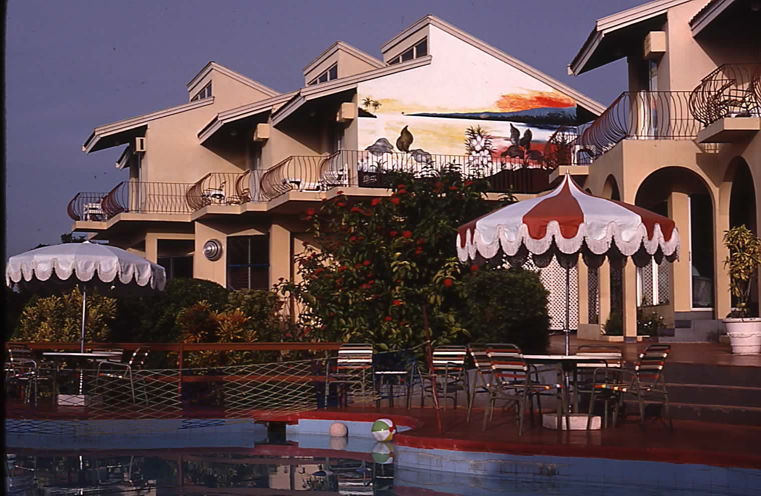 Name:  Morning at the Villas.JPG
Views: 1145
Size:  580.9 KB
