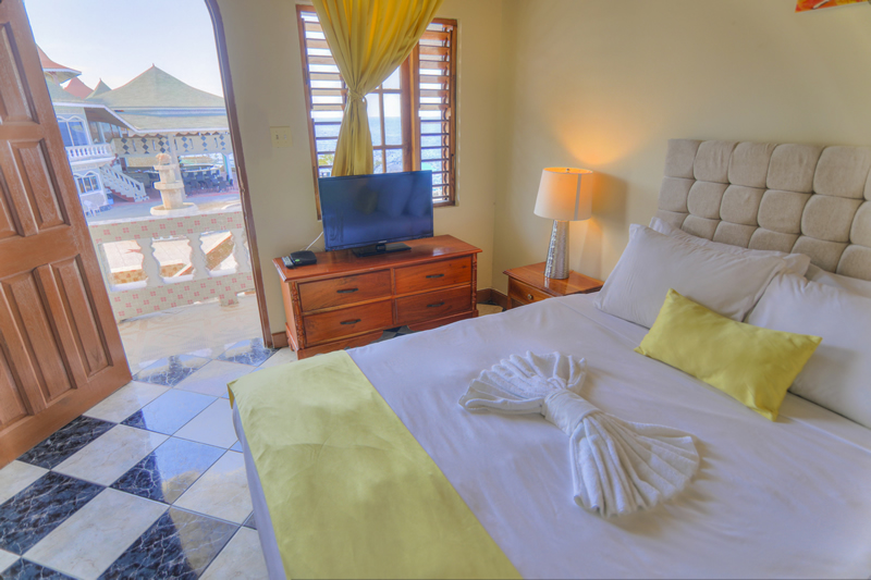 Name:  6L8A8209_10_11_tonemapped (1).jpg
Views: 1402
Size:  295.8 KB