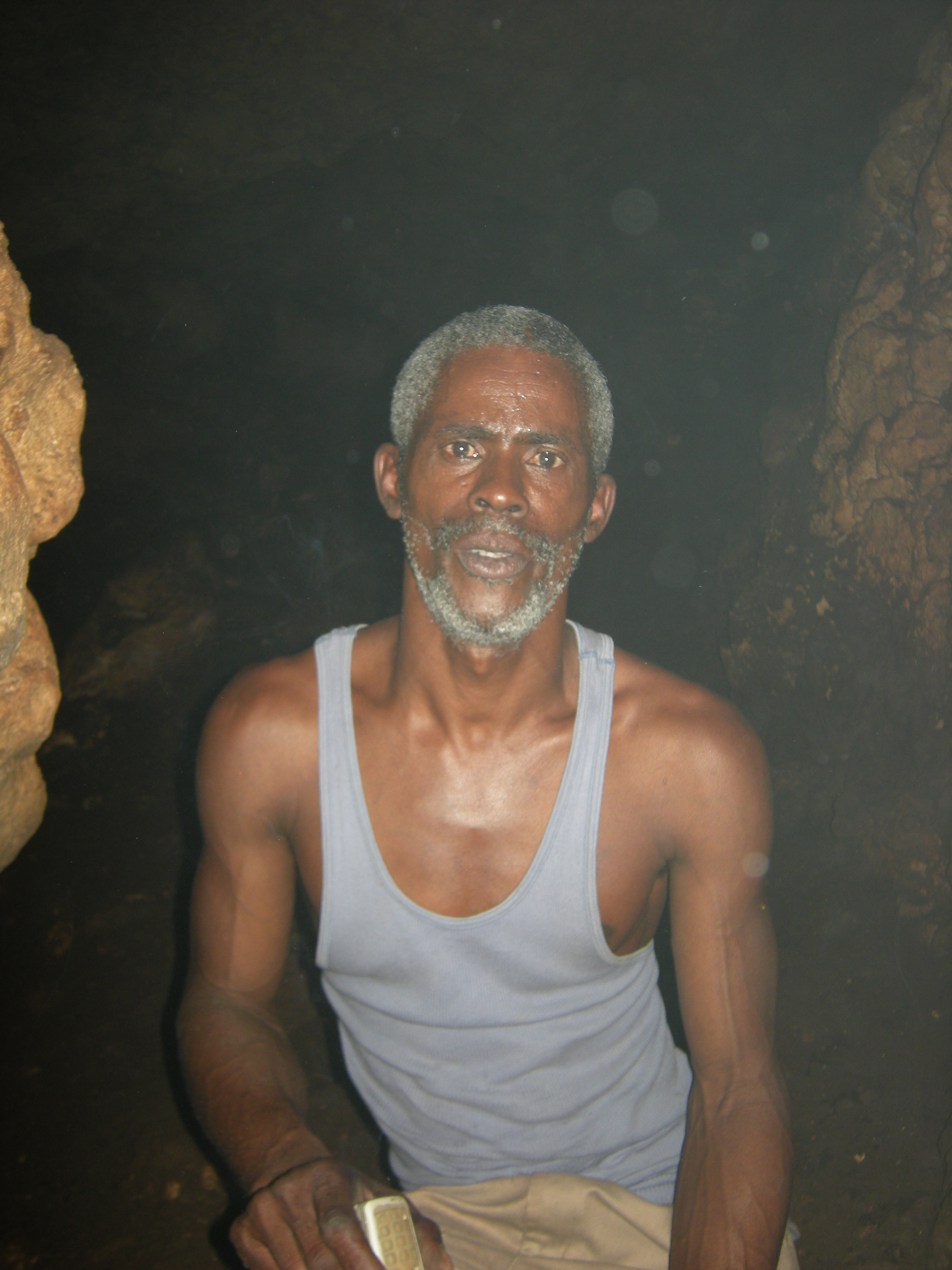 Name:  Jamaica 2009 - Negril - Red Ground - Porters Cave - DSCN9530.JPG
Views: 361
Size:  1.53 MB