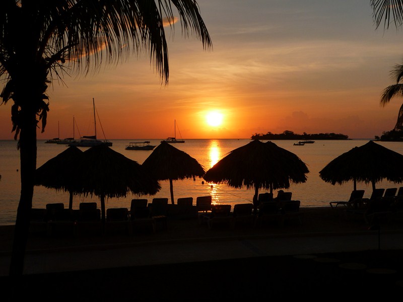 Name:  Jamaica 20110417 sunset view from room 5120.JPG
Views: 915
Size:  86.3 KB