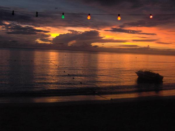 Click image for larger version. 

Name:	Orange Sunset.jpg 
Views:	1176 
Size:	27.5 KB 
ID:	679