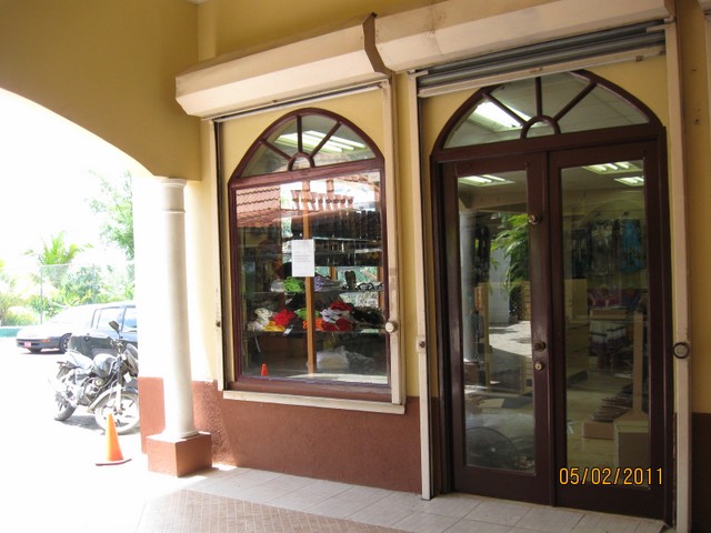 Name:  shop is at the end near car park.JPG
Views: 399
Size:  77.4 KB