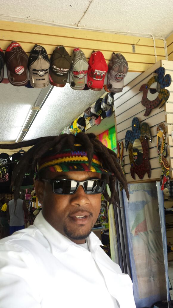 Name:  Shopping in Negril.jpg
Views: 253
Size:  97.0 KB