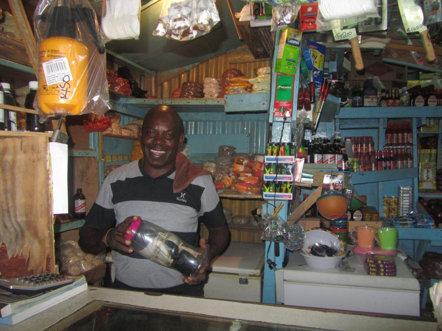 Name:  Jamaica 11-18-13 - Sav Market - 6449.jpg
Views: 866
Size:  95.4 KB