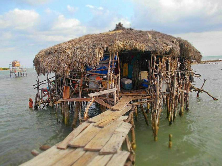 Name: Pelican Bar GOOD.jpg
Views: 988
Size: 96.8 KB