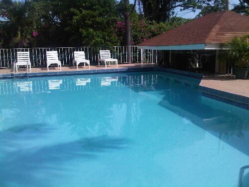 Click image for larger version.
Name: Jamaica 2010 Fed 011.jpg
Views: 639
Size: 31.3 KB
ID: 2895