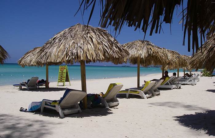 Fun Holiday on the Beach in Negril Jamaica